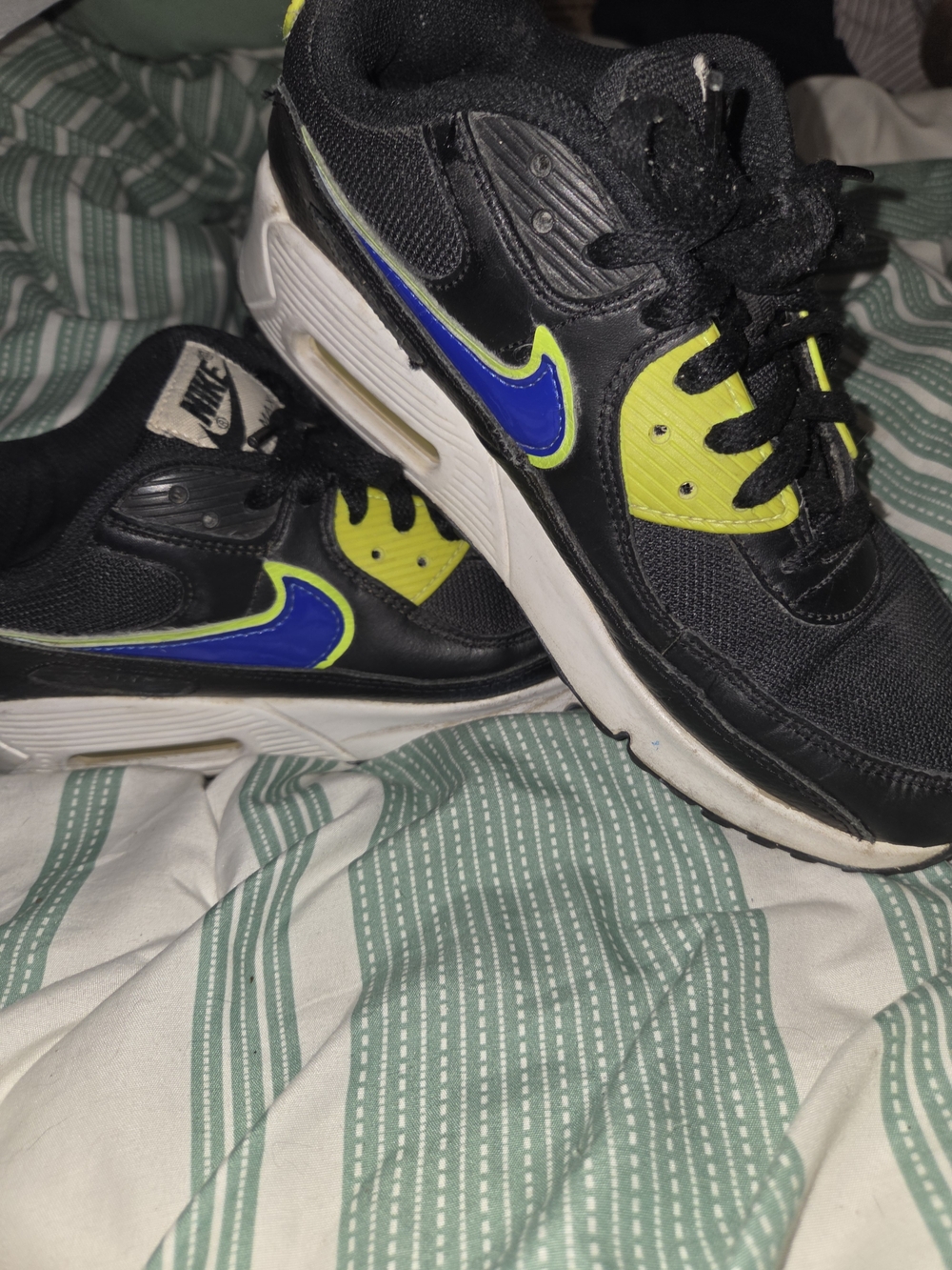 Nike Air Max 90 Black Volt Blue GS DA4670-001 Size 6Y (Women's 7.5)